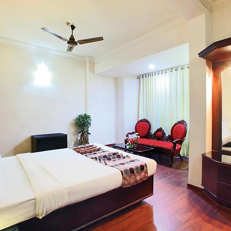 Trichur Towers Thrissur Esterno foto