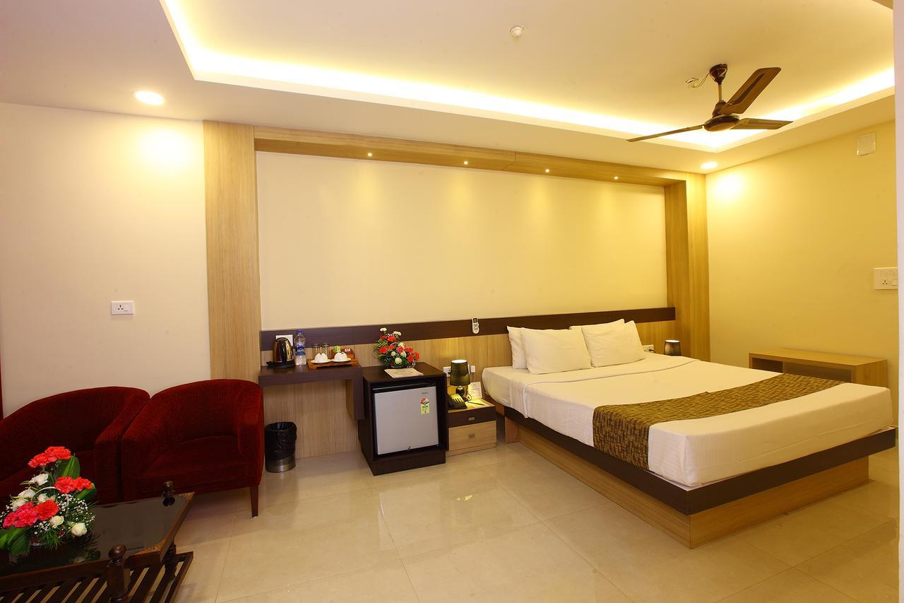Trichur Towers Thrissur Esterno foto