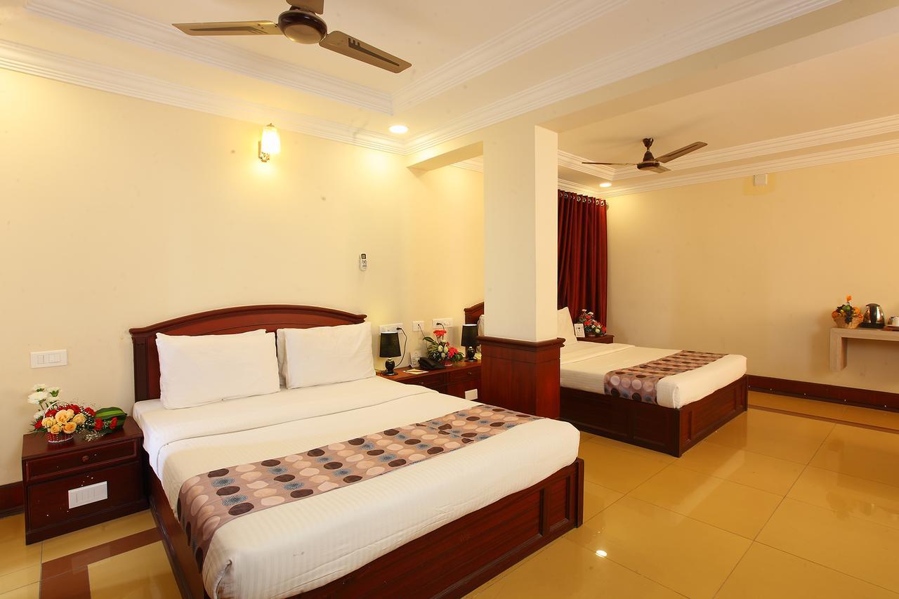 Trichur Towers Thrissur Esterno foto