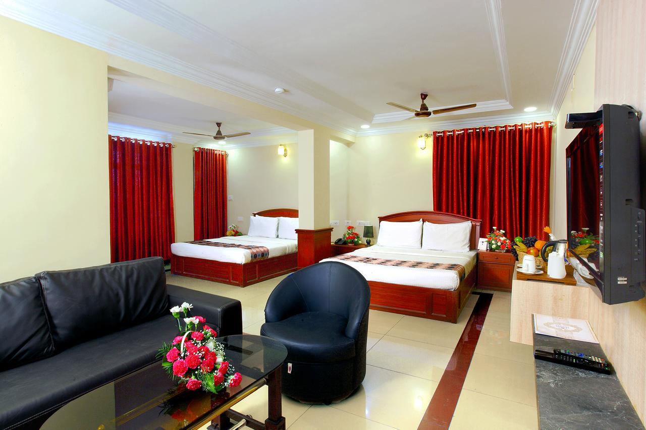 Trichur Towers Thrissur Esterno foto