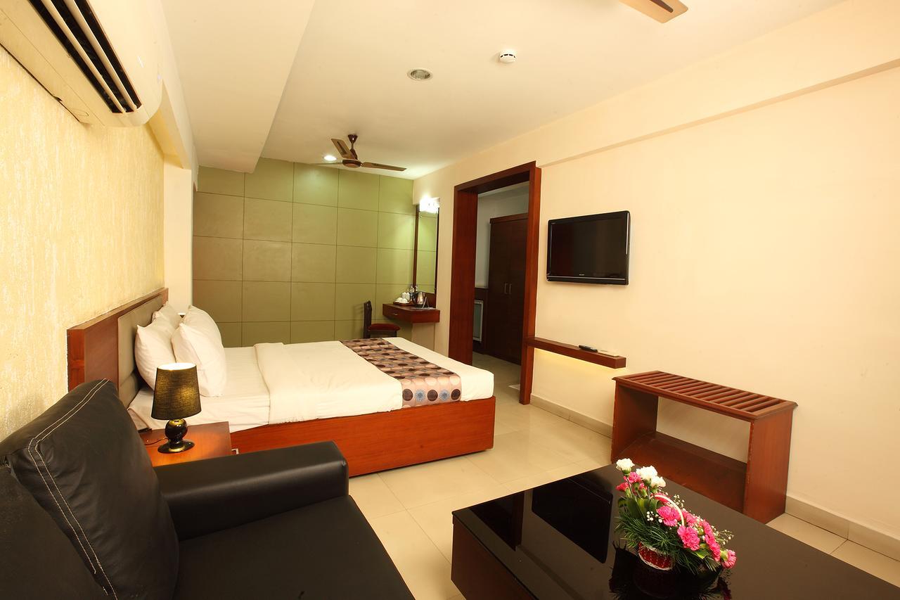 Trichur Towers Thrissur Esterno foto