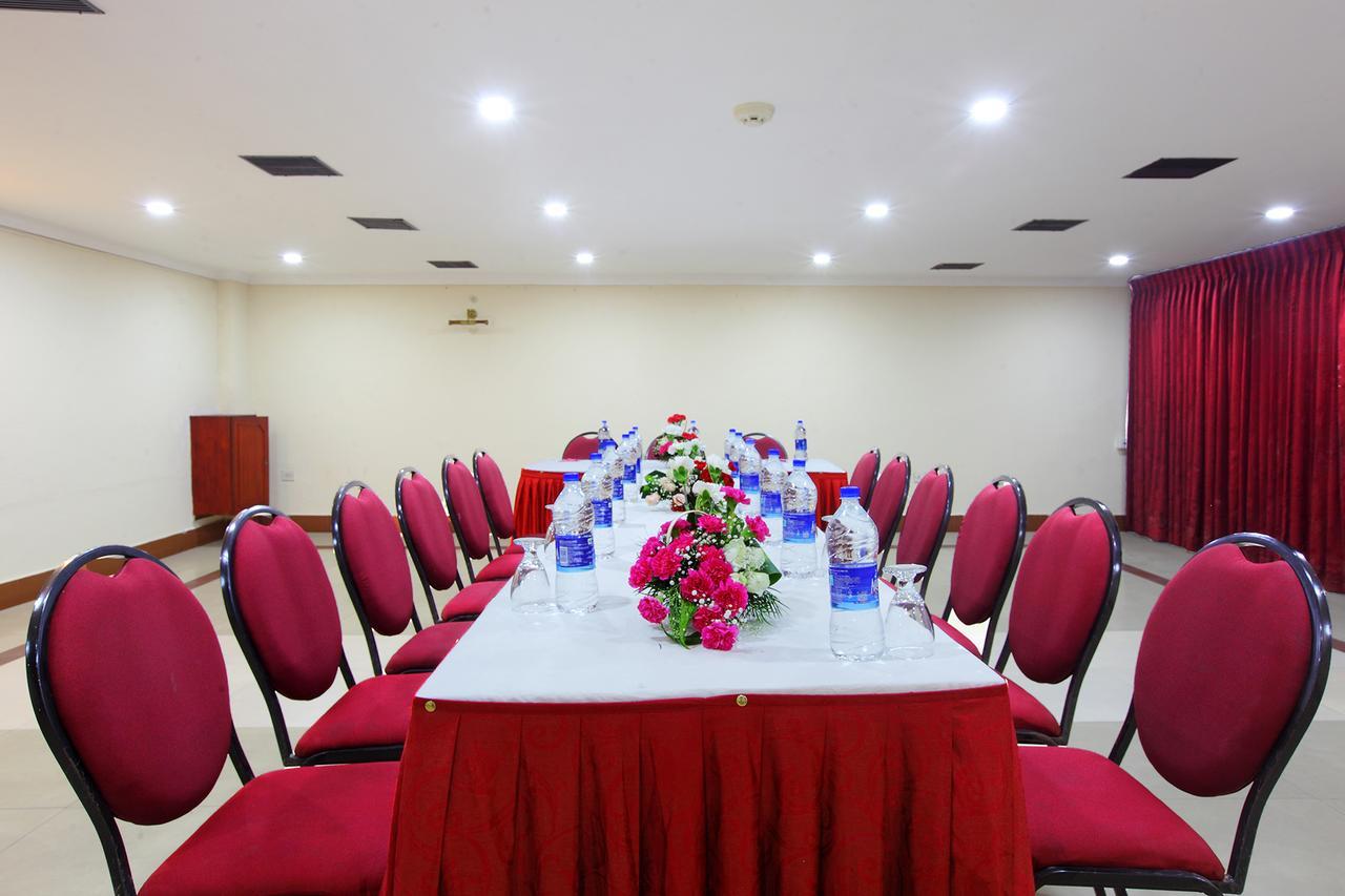 Trichur Towers Thrissur Esterno foto