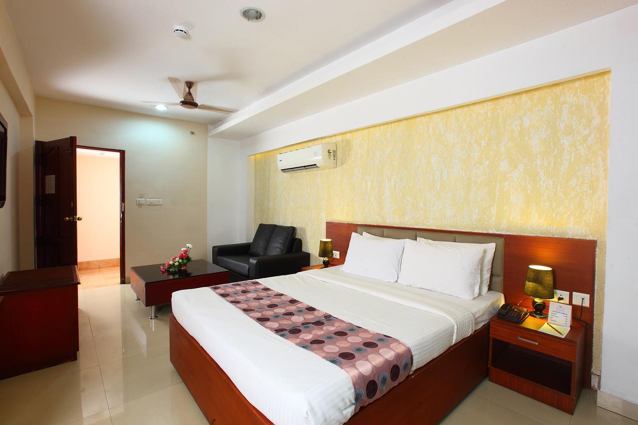 Trichur Towers Thrissur Esterno foto